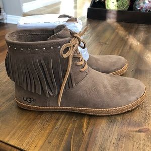 ugg alexia boots